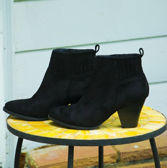 Wild Diva Black Boots - Picture 1 of 4